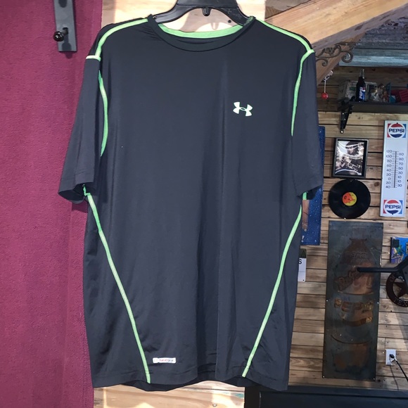Under Armour Other - Under Armour Fitted Athletic Shirt Size XL